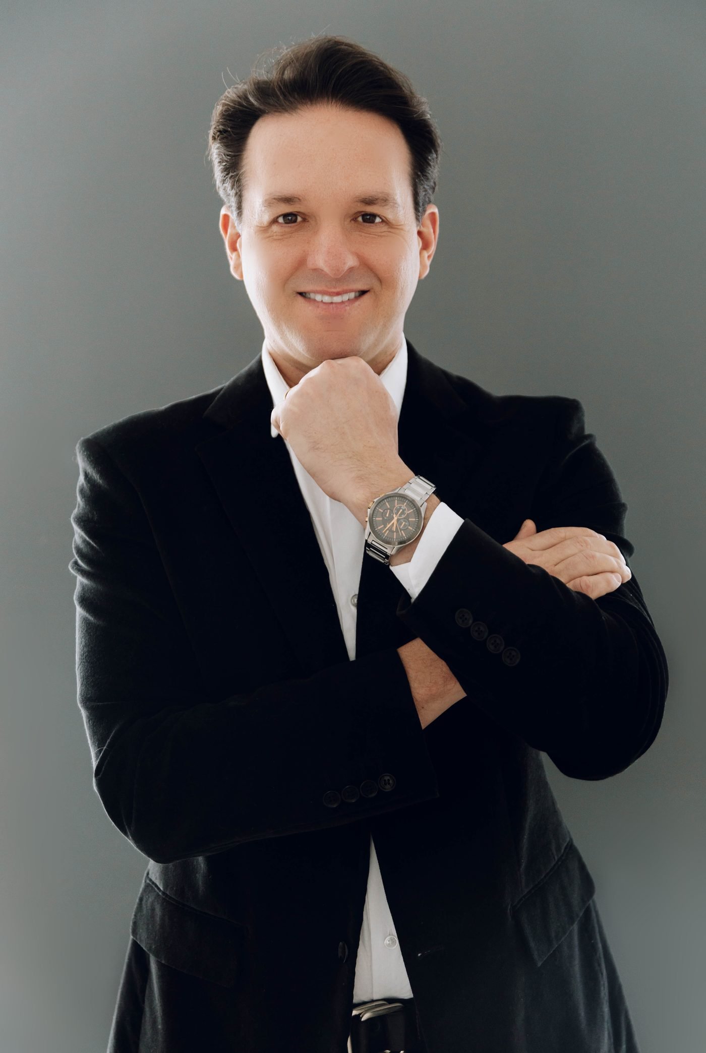 Dr. Lucas Sasdelli, ortopedista e cirurgião da coluna