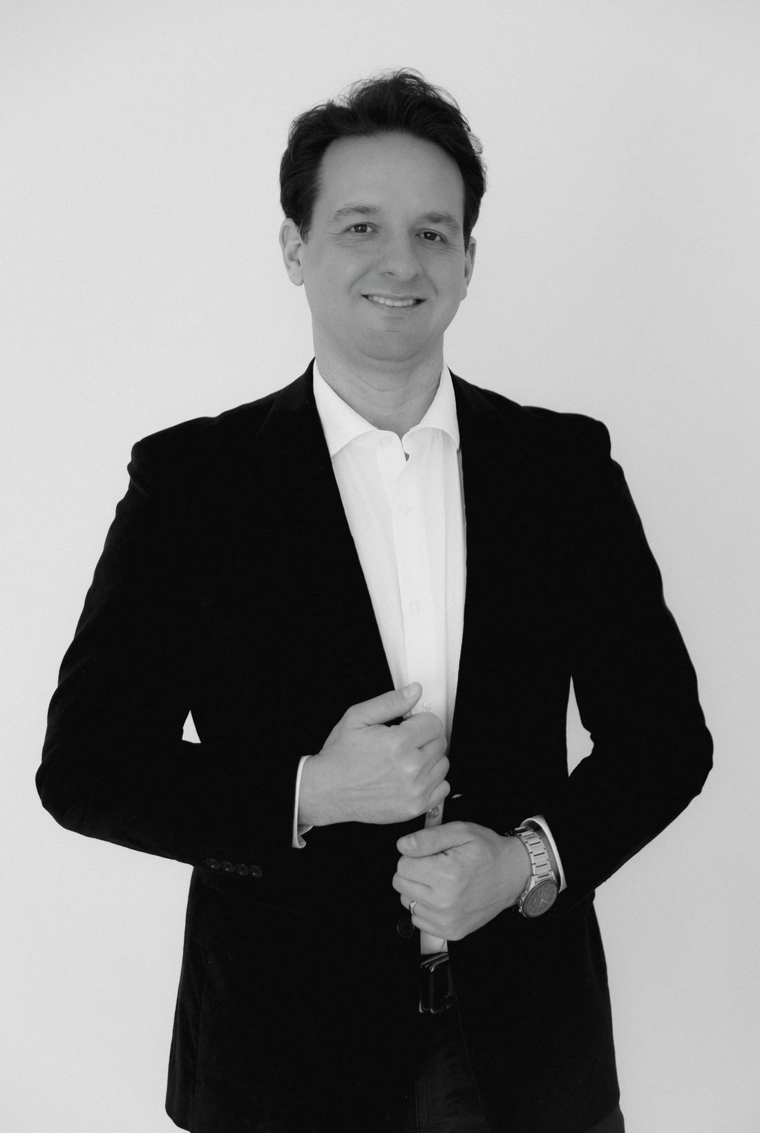 Dr. Lucas Sasdelli